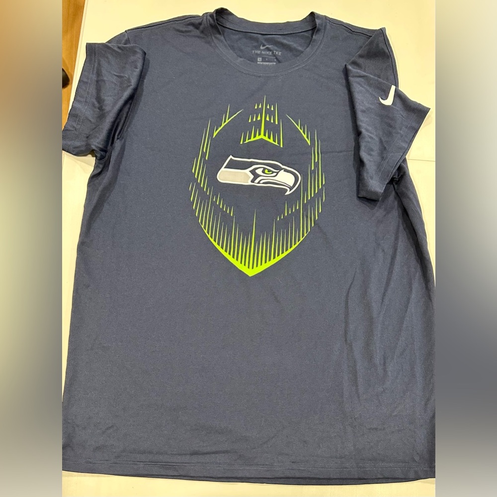 Nike Dri-FIT Seattle Seahawks Tee brand new w/o tags